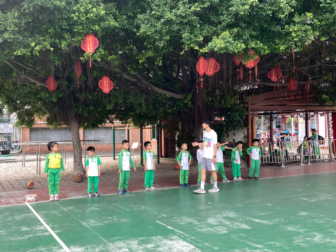 儿童篮球训练步骤应该注意什么_1